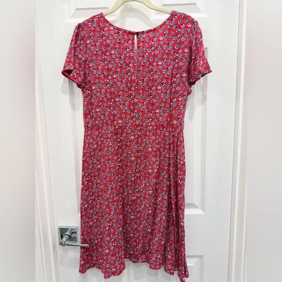 Red Floral V-Neck Midi Dress with Button Front - Picture 3 of 8
